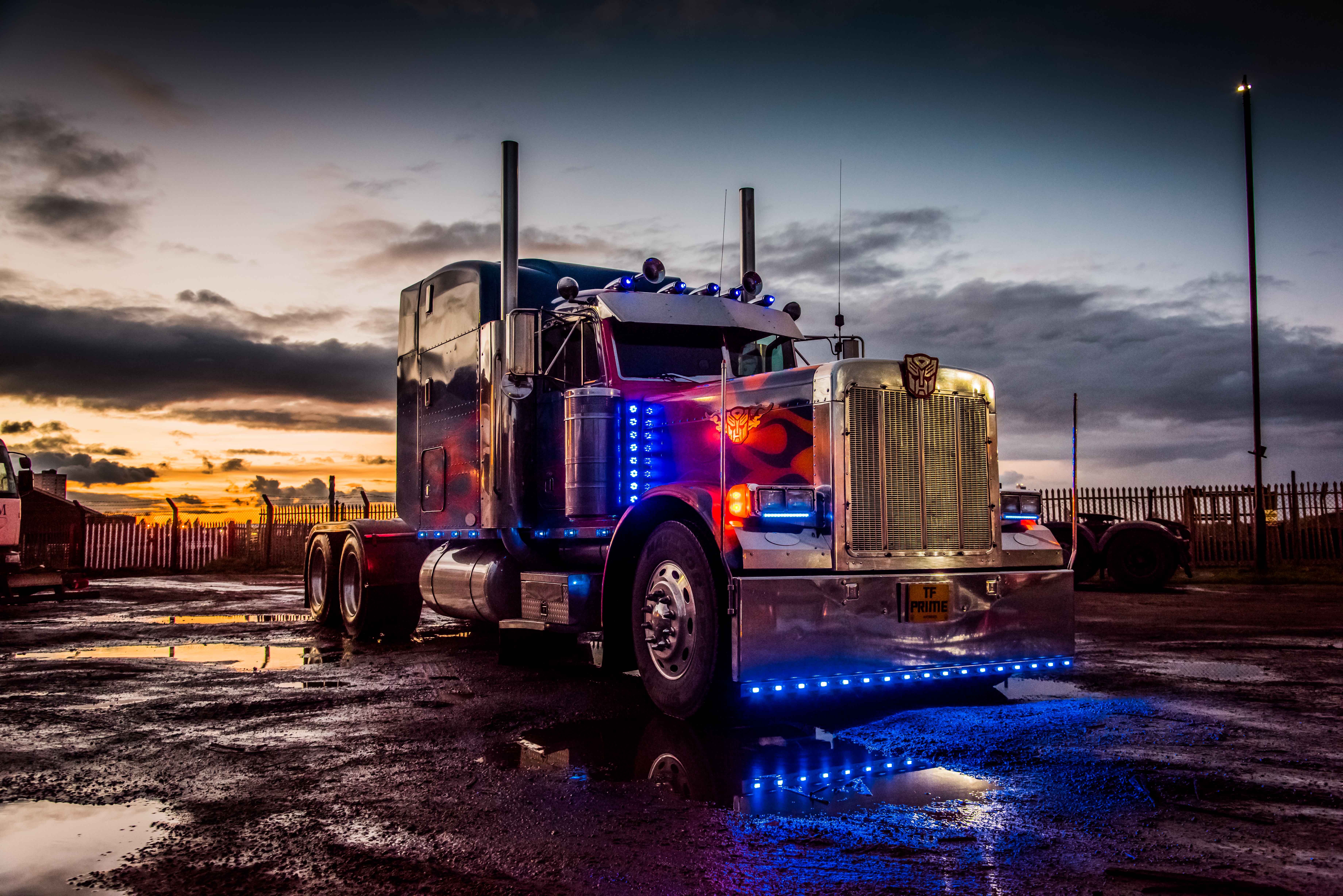 KIdtropolis Optimus Prime Truck photo DSC_5535