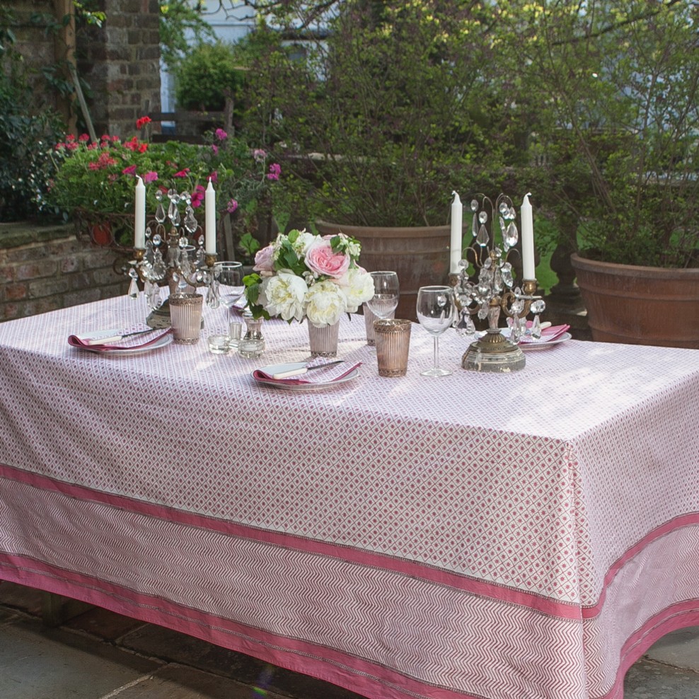 g1-tablecloth-stars-stripes-peony